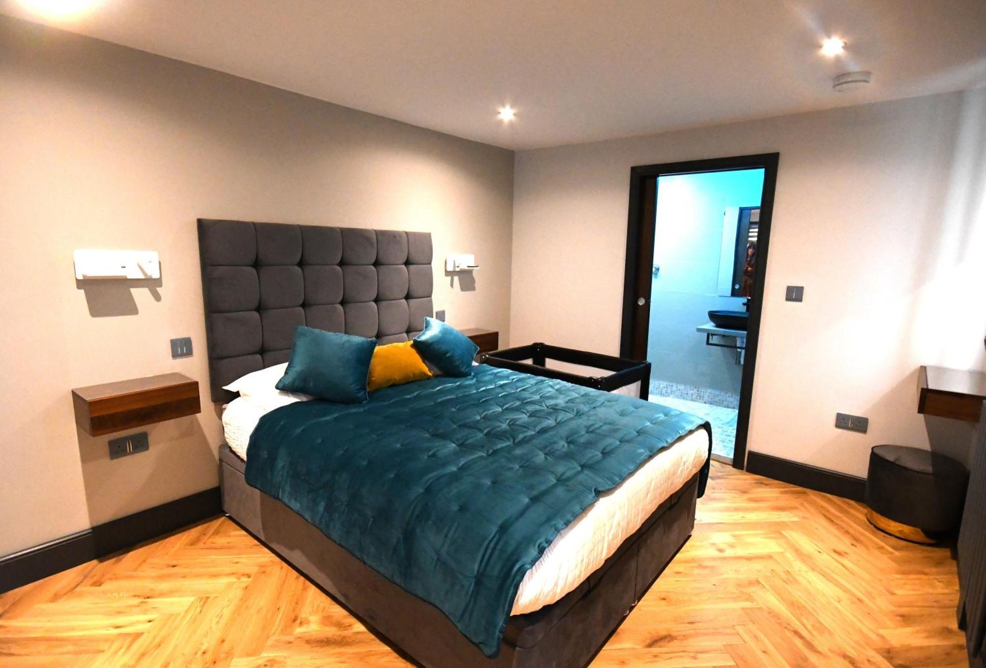 Luxury Non Smoking 2 Bedroom Retreat In Norfolk Аттлборо Экстерьер фото